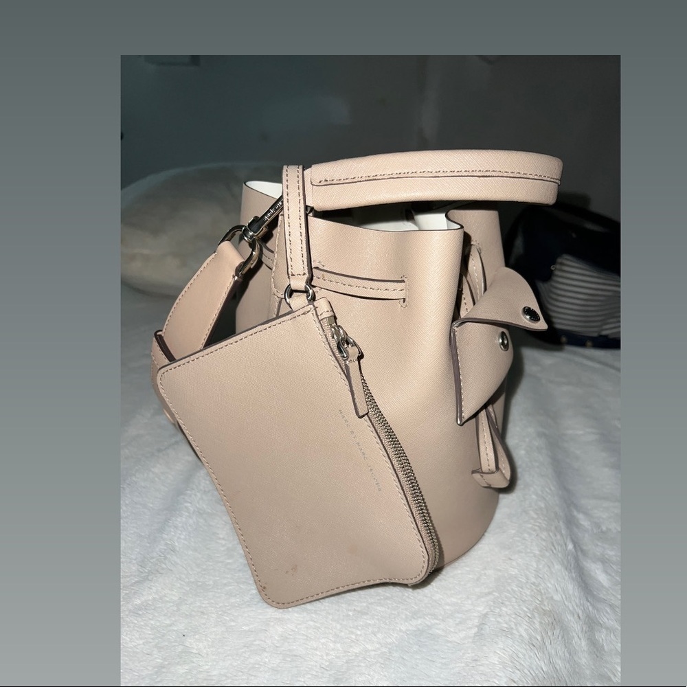 -Mark Jacob bucket bag with shoulder strap/ coin wallet - amazing conditi… - Picture 2 of 7